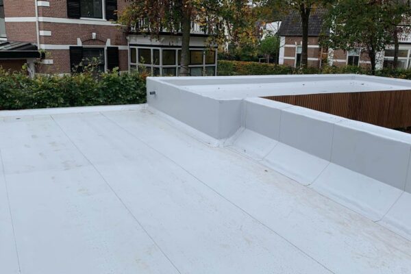 Witte dakbedekking | Carool installatiebedrijf